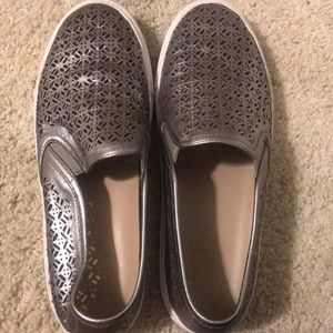 Tory Burch Gray Shiny Shoes!!!!
